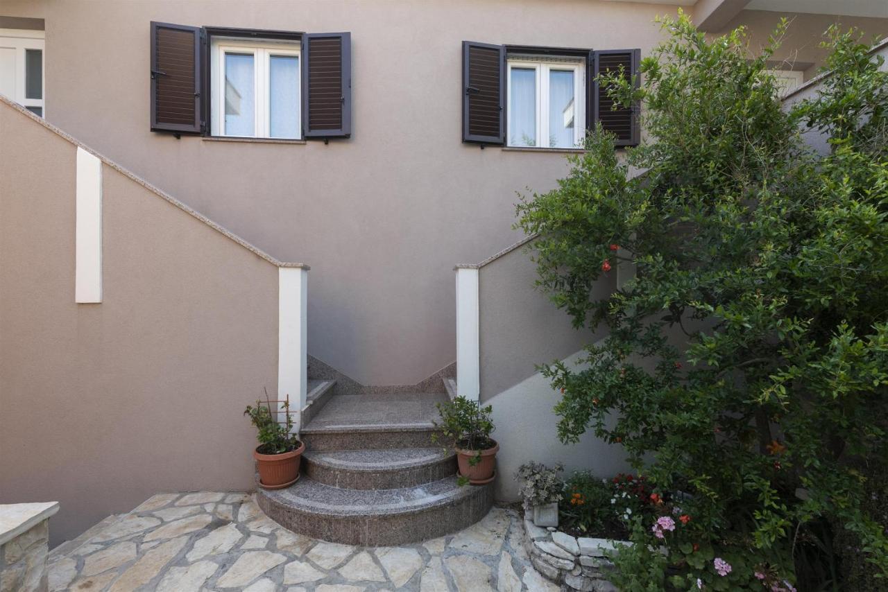 Apartments Max Ražanac エクステリア 写真